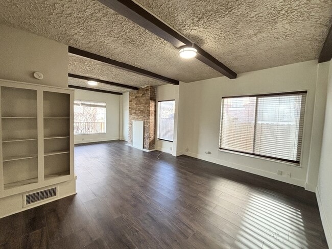 Building Photo - 1395 S 900 E