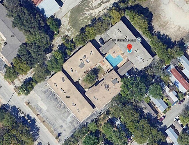 Building Photo - Fantastic price for this upstairs 1 bedroom apartment in Balcones Heights