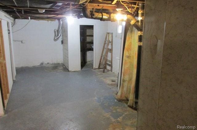 Building Photo - 995 Lakeview St