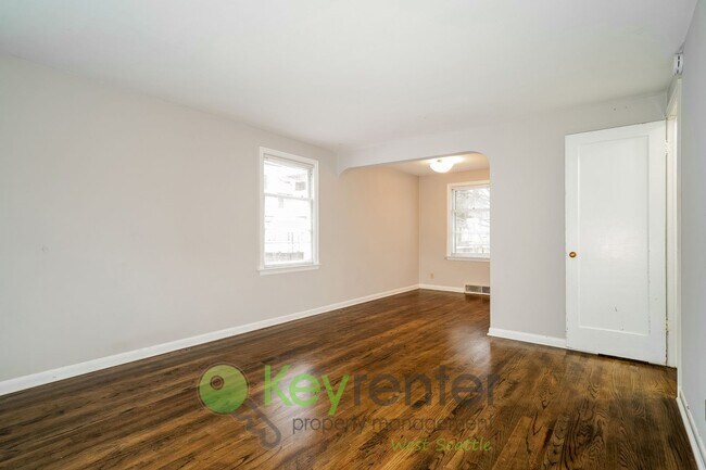 Building Photo - Two Bedroom Retreat with Hardwood Floors and Style