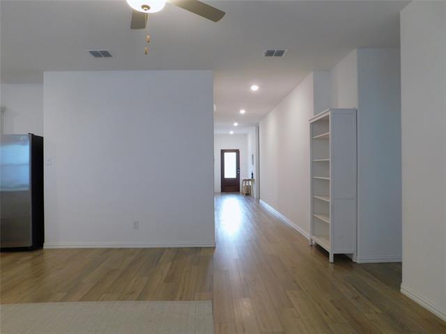 Building Photo - 3500 Kingsview Dr