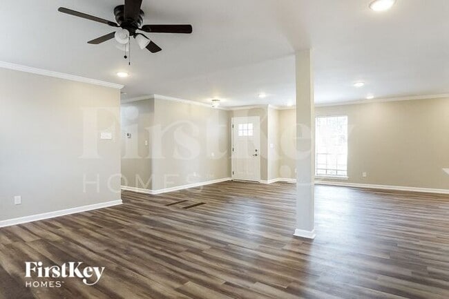 Building Photo - 601 Staffordshire Dr