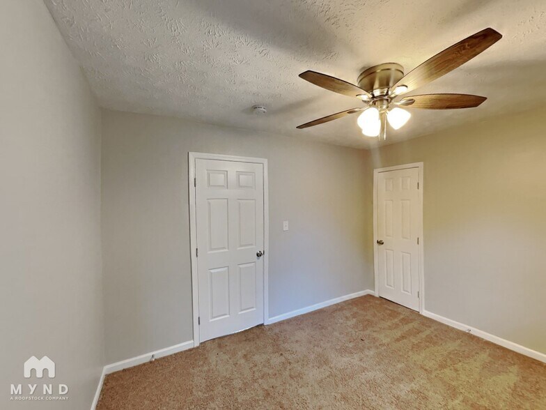 Building Photo - 3821 Rex Cir