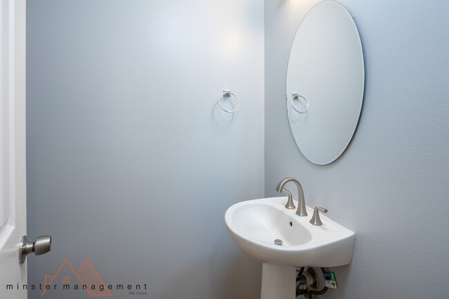 Building Photo - 91-6633-6633 Kapolei Pkwy