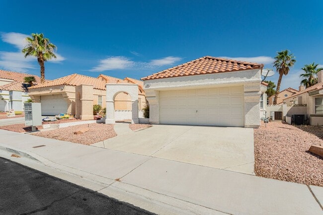 Primary Photo - Remodeled 3 Bed Single Story Home