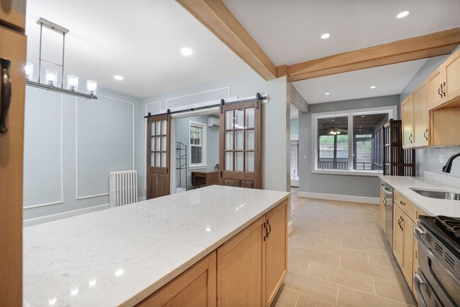 Building Photo - Sapcious Renovated Mt. Pleasant Home with ...