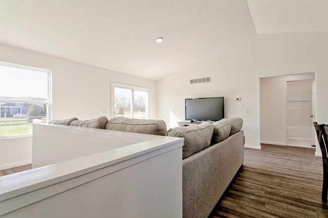 Building Photo - 159 Zachary Dr