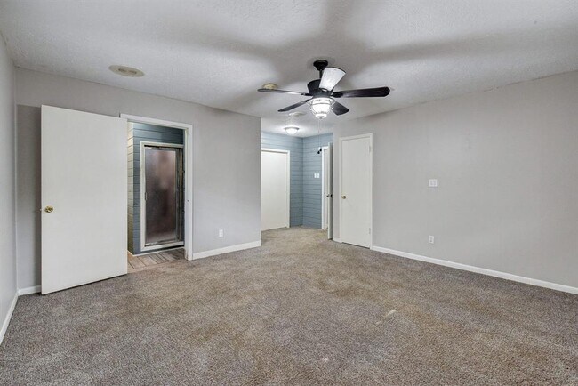 Building Photo - 803 Rosewood Dr