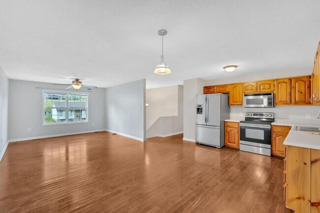 Building Photo - 227 Valley Crest Dr