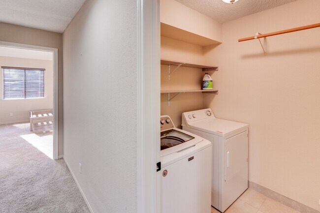 Building Photo - 1112 Bering Dr