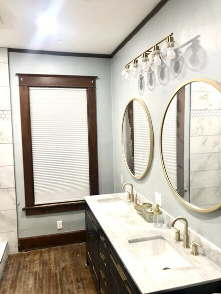 Building Photo - 1203 N Morrison St