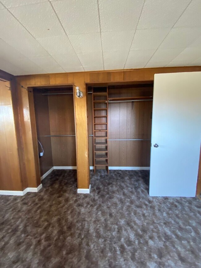 Building Photo - 3 Bedroom, 2 Bathroom Home