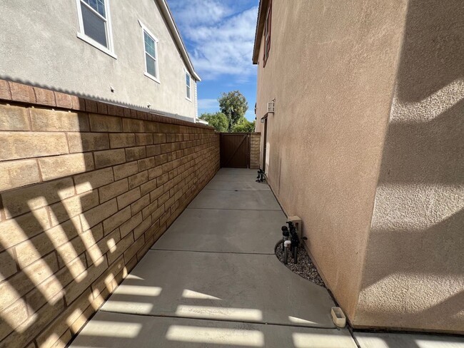 Building Photo - Fabulous Home in West Creek Valencia!