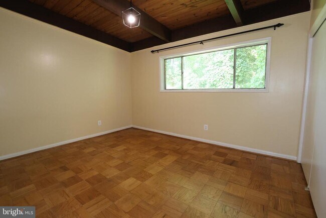 Building Photo - 4325 Americana Dr
