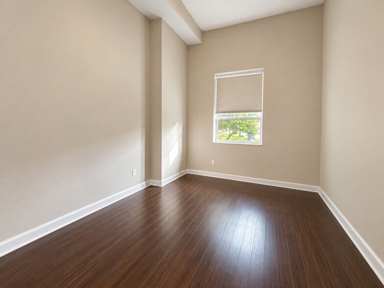 Building Photo - 510 NW 84th Ave