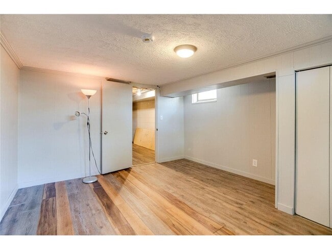 Building Photo - 821 Weeks Ave SE