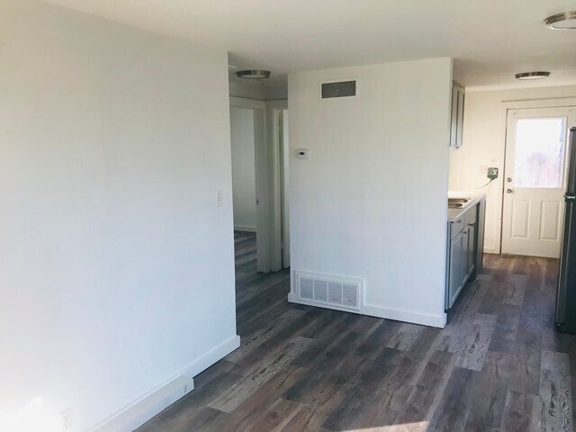 Building Photo - 120 E 8th N