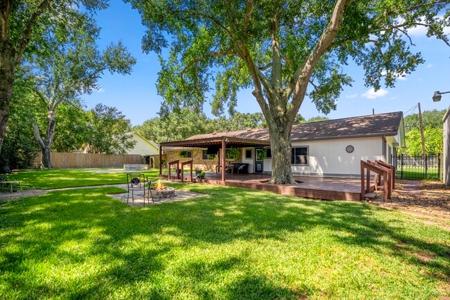 Building Photo - 2411 Orange St