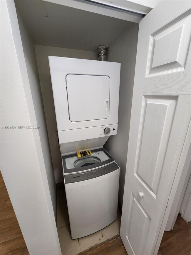 Building Photo - 11060 SW 196th St