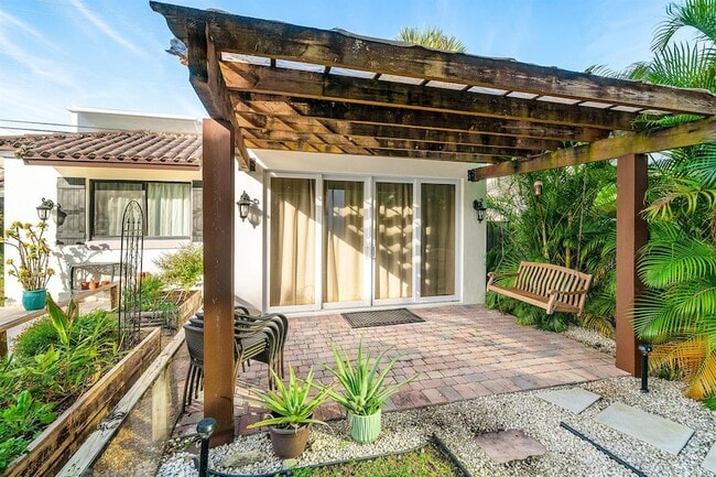 Building Photo - 351 E Boca Raton Rd