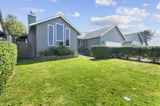 Building Photo - 165 Sea View Cir