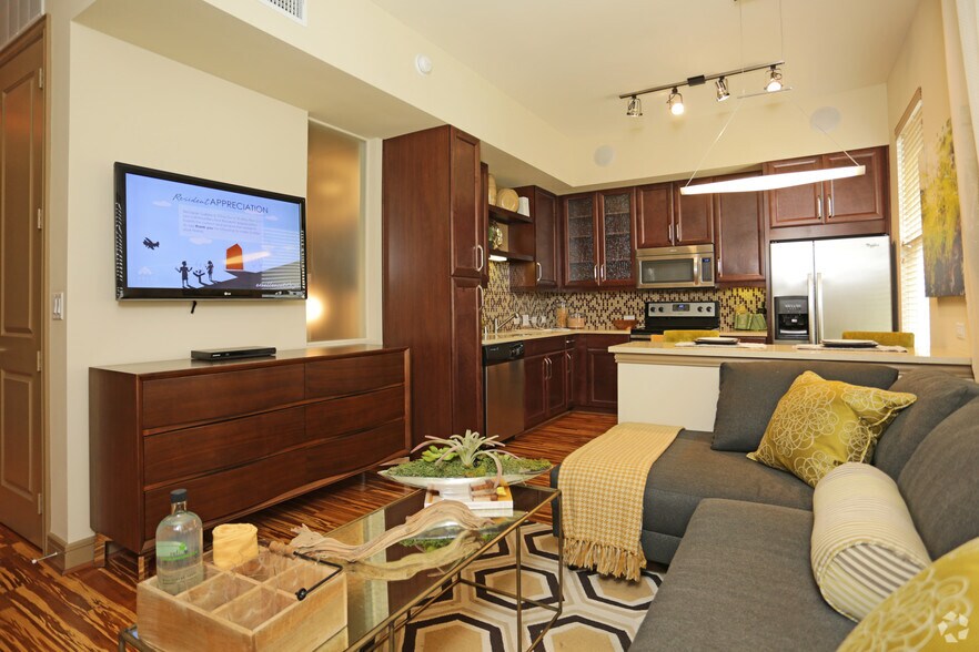 Uptown Trail Dallas, TX Apartment Finder