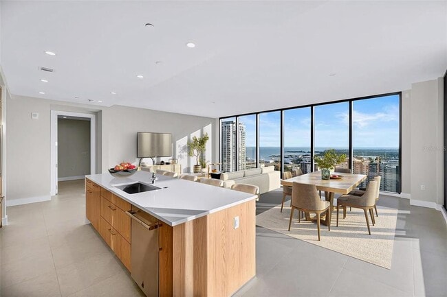 Building Photo - 275 1st Ave S