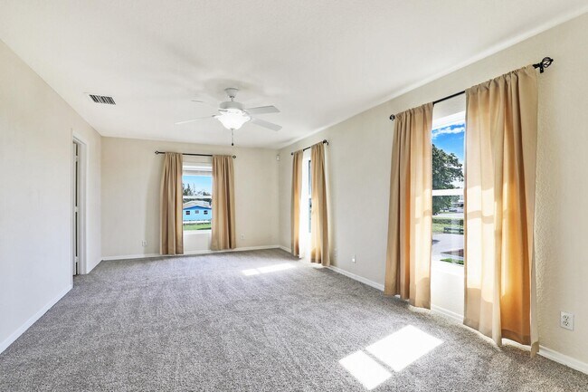 Building Photo - 1519 W 17th St