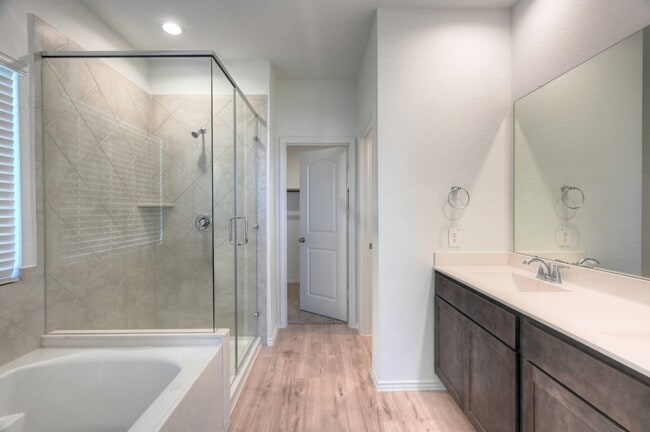 Building Photo - 31603 Zoe Pt
