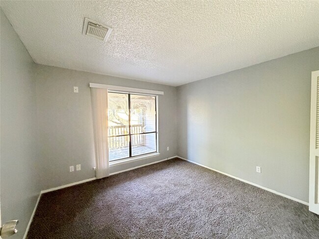 Building Photo - 9461 Pagewood Ln