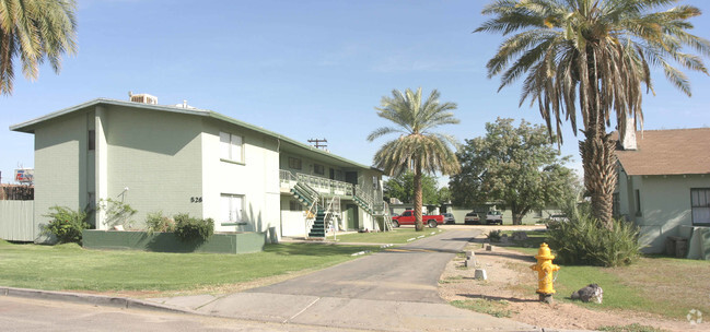 Primary Photo - Urban Living with Local Flair at 502 West ...
