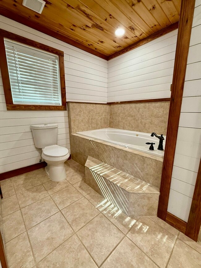 Building Photo - 3116 Alenes Dr