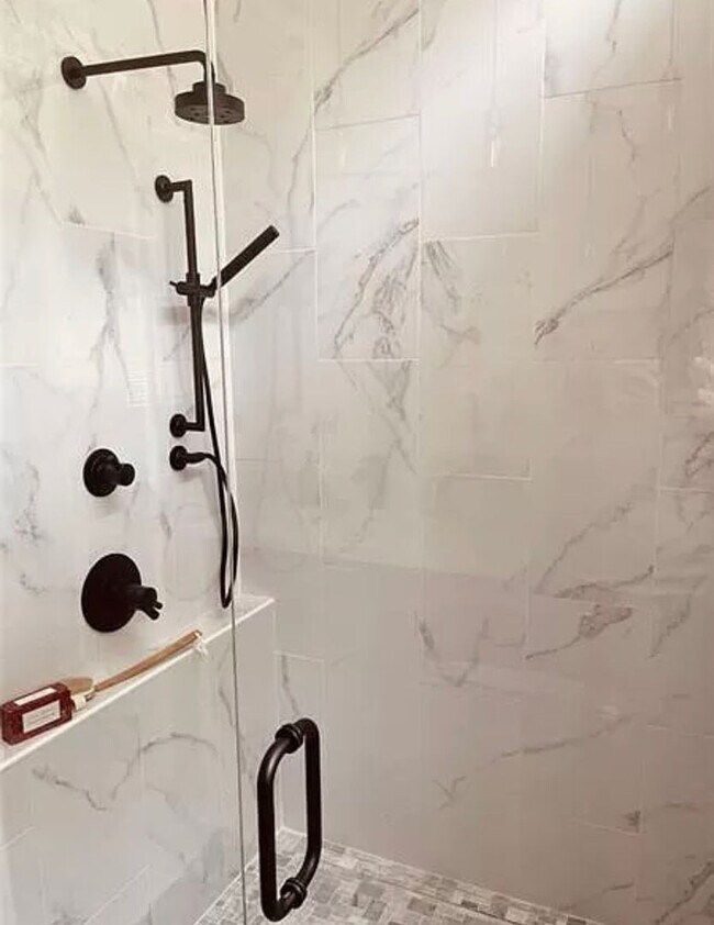 Building Photo - Three Bedroom Two Full Bath Single Family Home