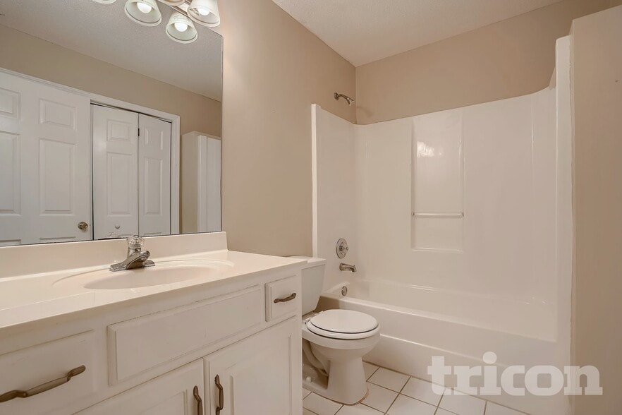 Building Photo - 3125 Harold Way SW