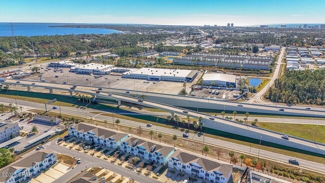 Building Photo - 7472 Shadow Lake Dr