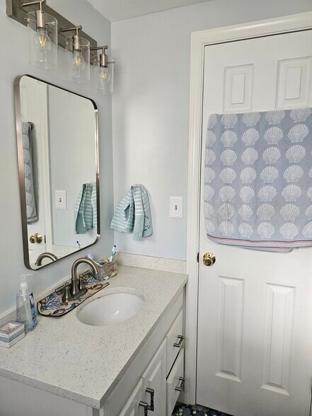 Building Photo - 52 Wesley Rd