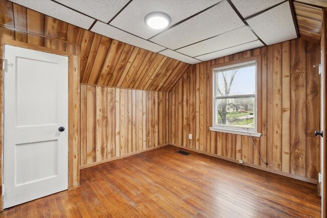 Building Photo - West Side - 3 Bedroom Bungalow