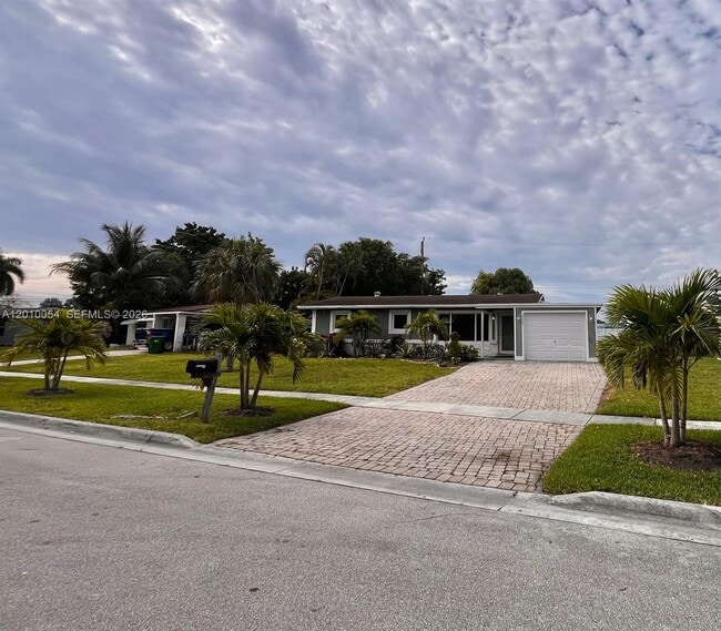 Building Photo - 6232 NW 15th Ct