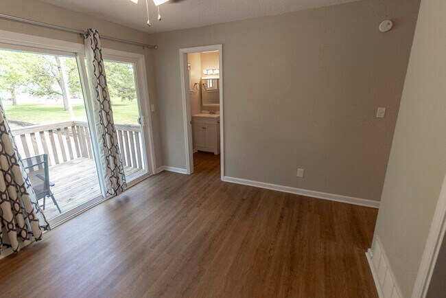 Building Photo - 105 N Garth Ave