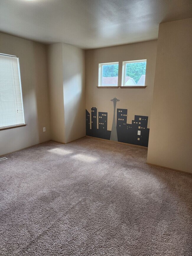 Building Photo - 1569 Burnside Pl