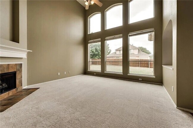 Building Photo - 9304 Regal Oaks Dr