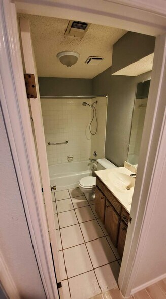 Building Photo - 4610 Neely Ave