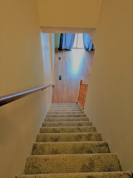 Building Photo - 3625 Vermilion Court North