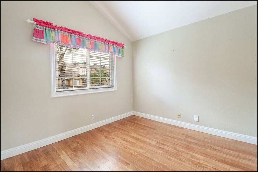 Building Photo - 15 Northwinds