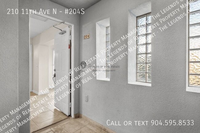 Building Photo - 210 11th Ave N