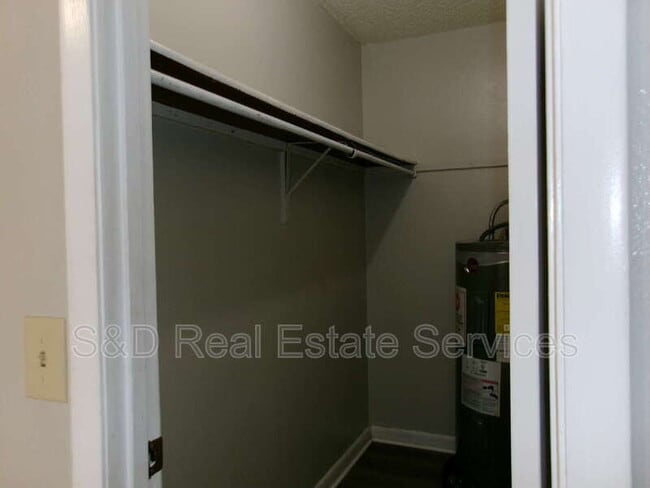 Building Photo - 3019 Allred Dr