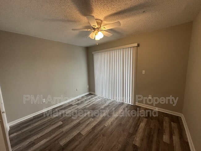 Building Photo - 1108 Country Club Ln