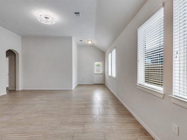 Building Photo - 10026 Thicket Park Ln