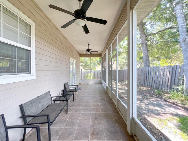Building Photo - 9048 SW 76th Ave