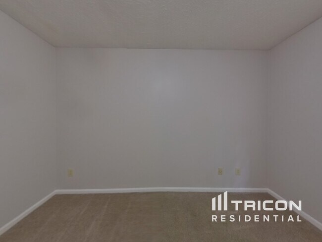 Building Photo - 955 Willow Run